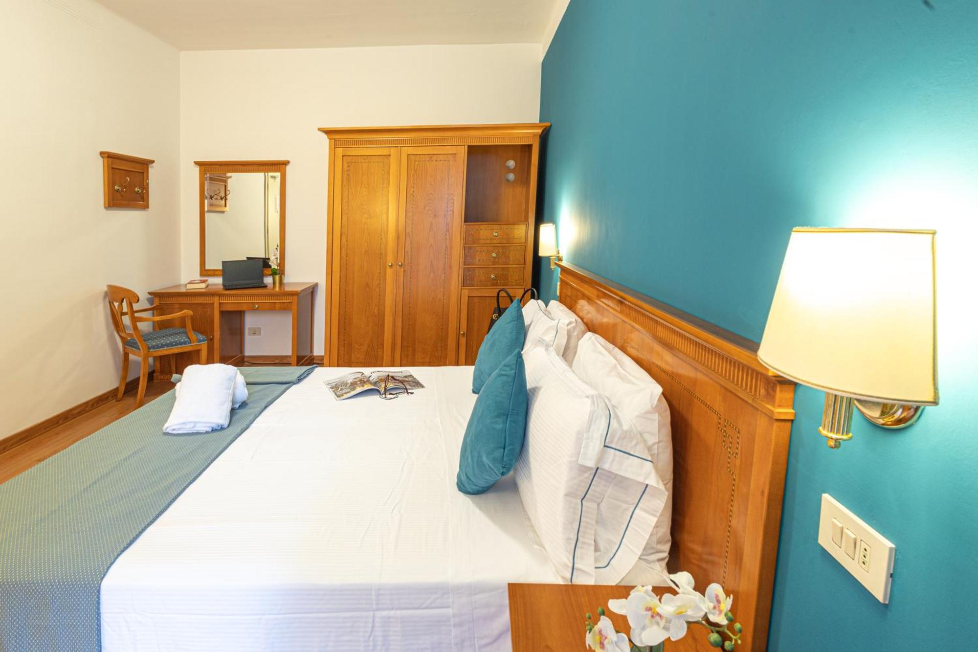 Hotel Majestic By Lvg Hotel Collection Аласио Екстериор снимка