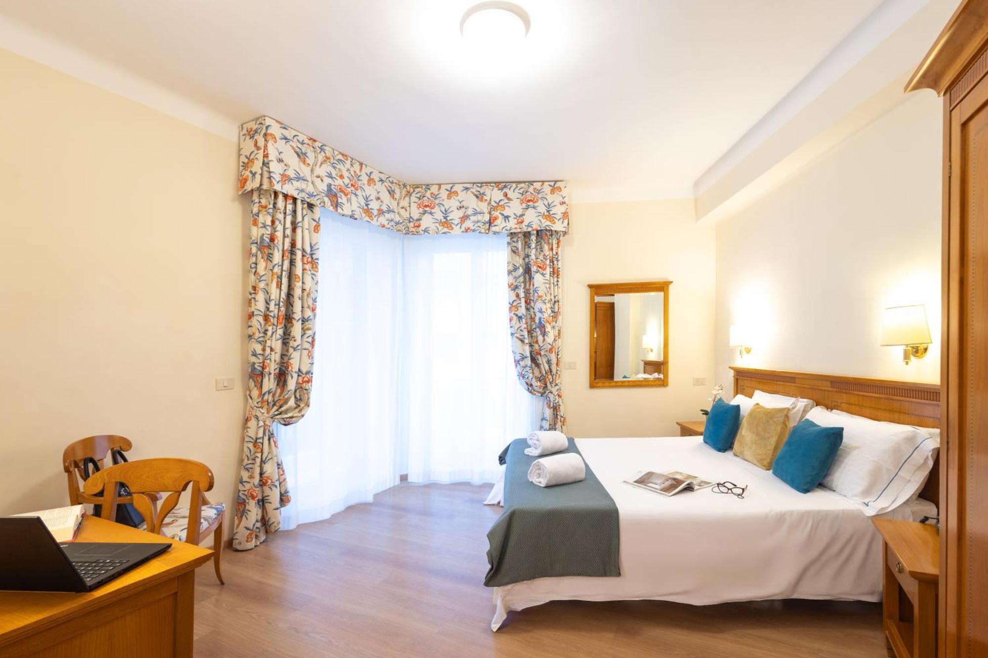 Hotel Majestic By Lvg Hotel Collection Аласио Екстериор снимка