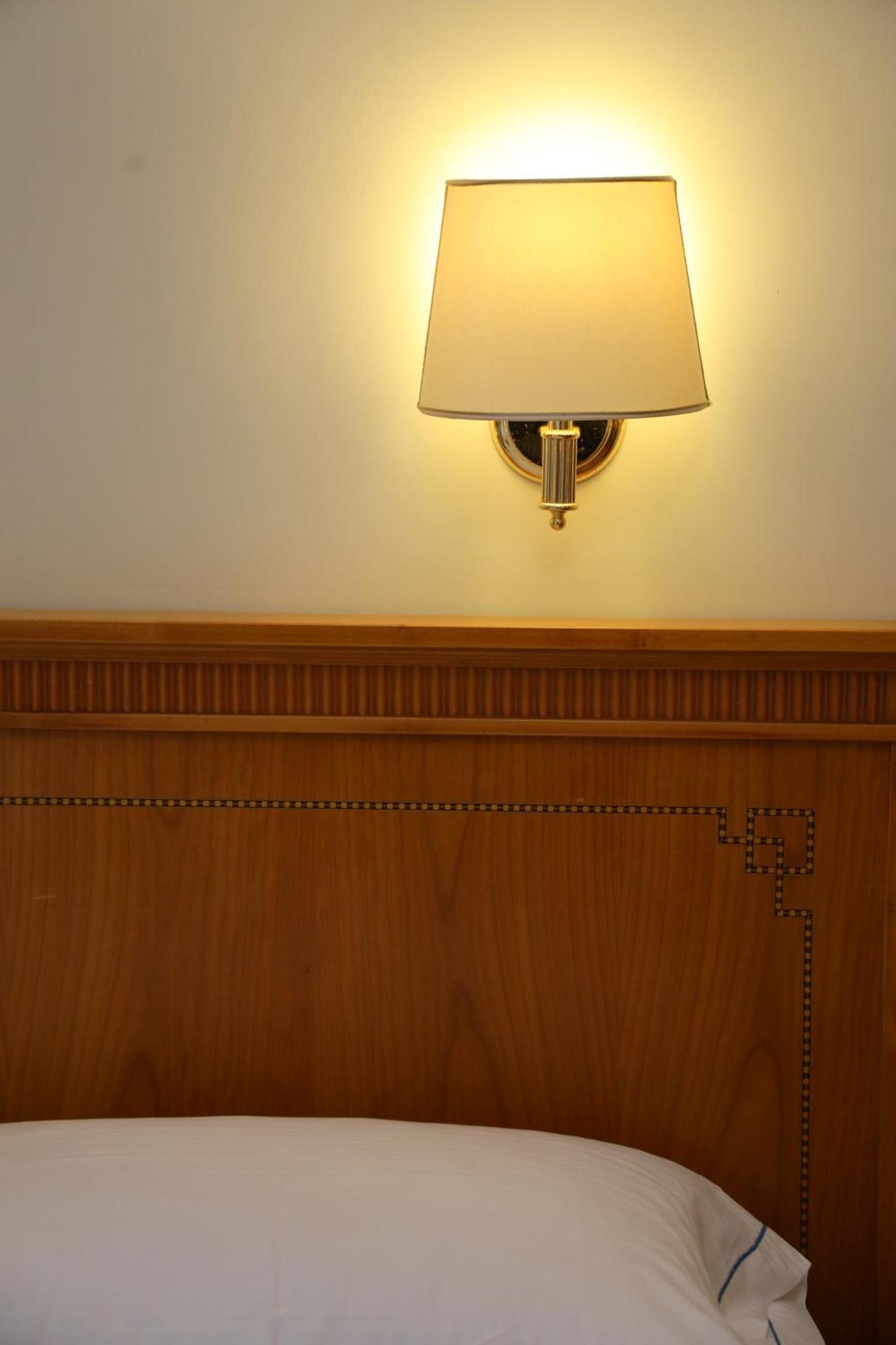 Hotel Majestic By Lvg Hotel Collection Аласио Екстериор снимка