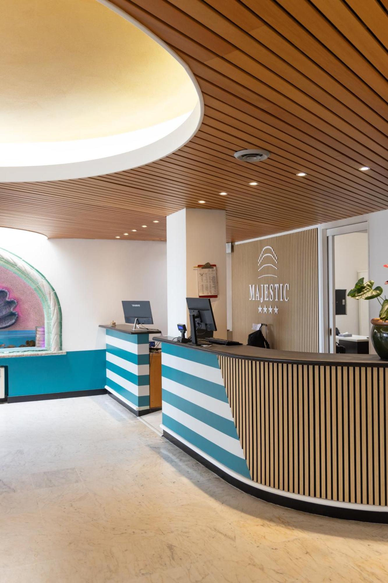 Hotel Majestic By Lvg Hotel Collection Аласио Екстериор снимка