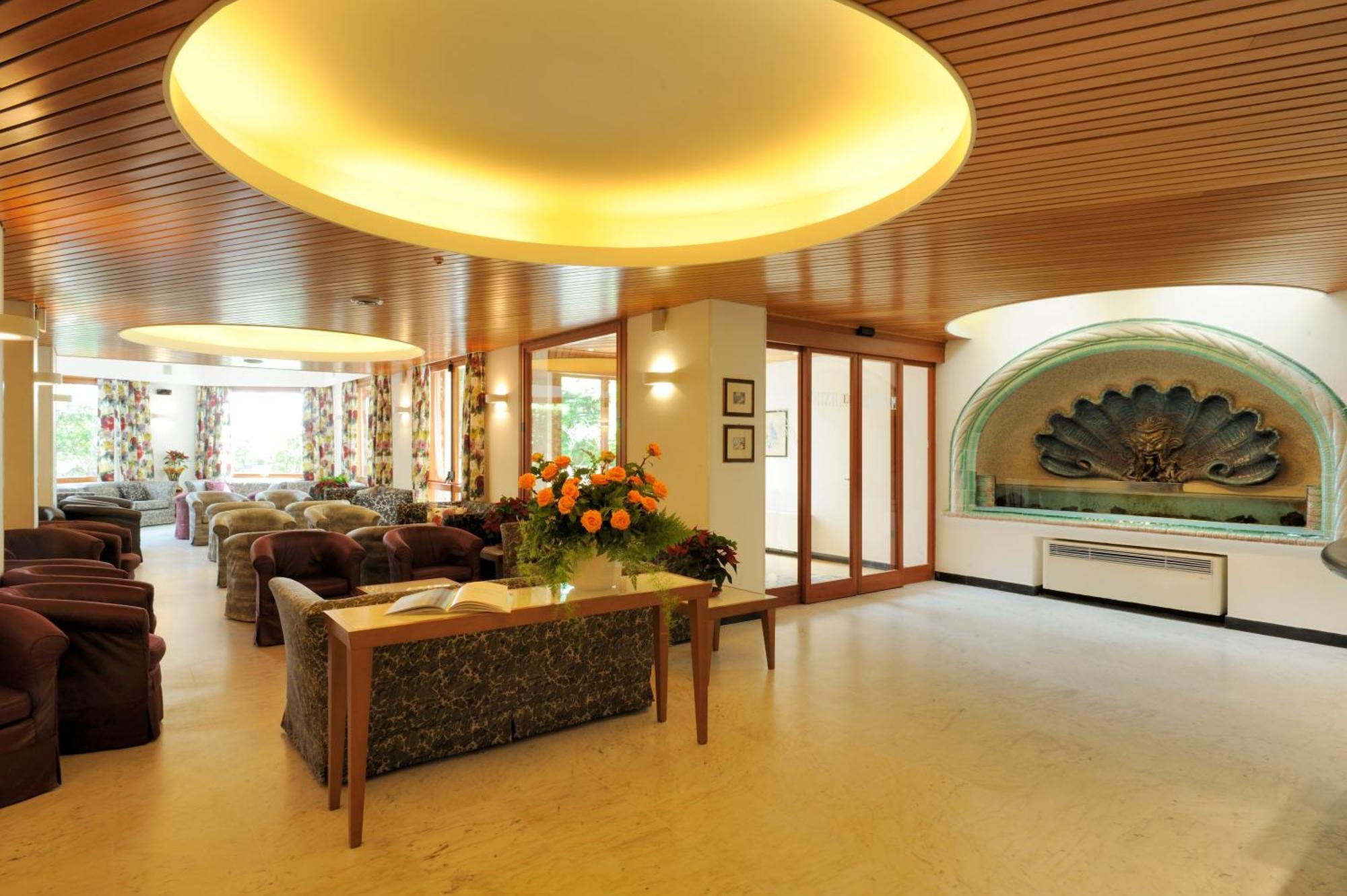 Hotel Majestic By Lvg Hotel Collection Аласио Екстериор снимка